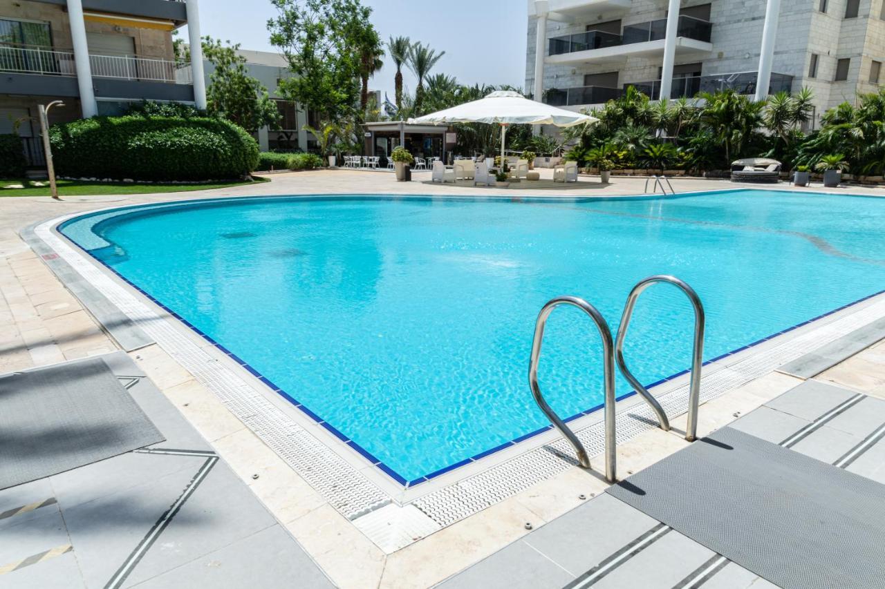 דירת גן פונה לבריכה - Pool Garden View Eilat Apartment Exterior photo